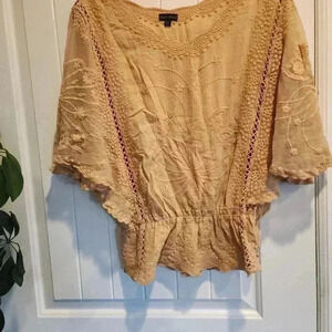 Coco + Carmen lace top